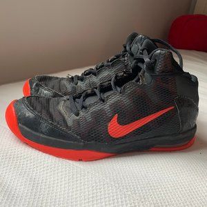 Nike Air Without A Doubt Basketball Shoes Size 6 Y